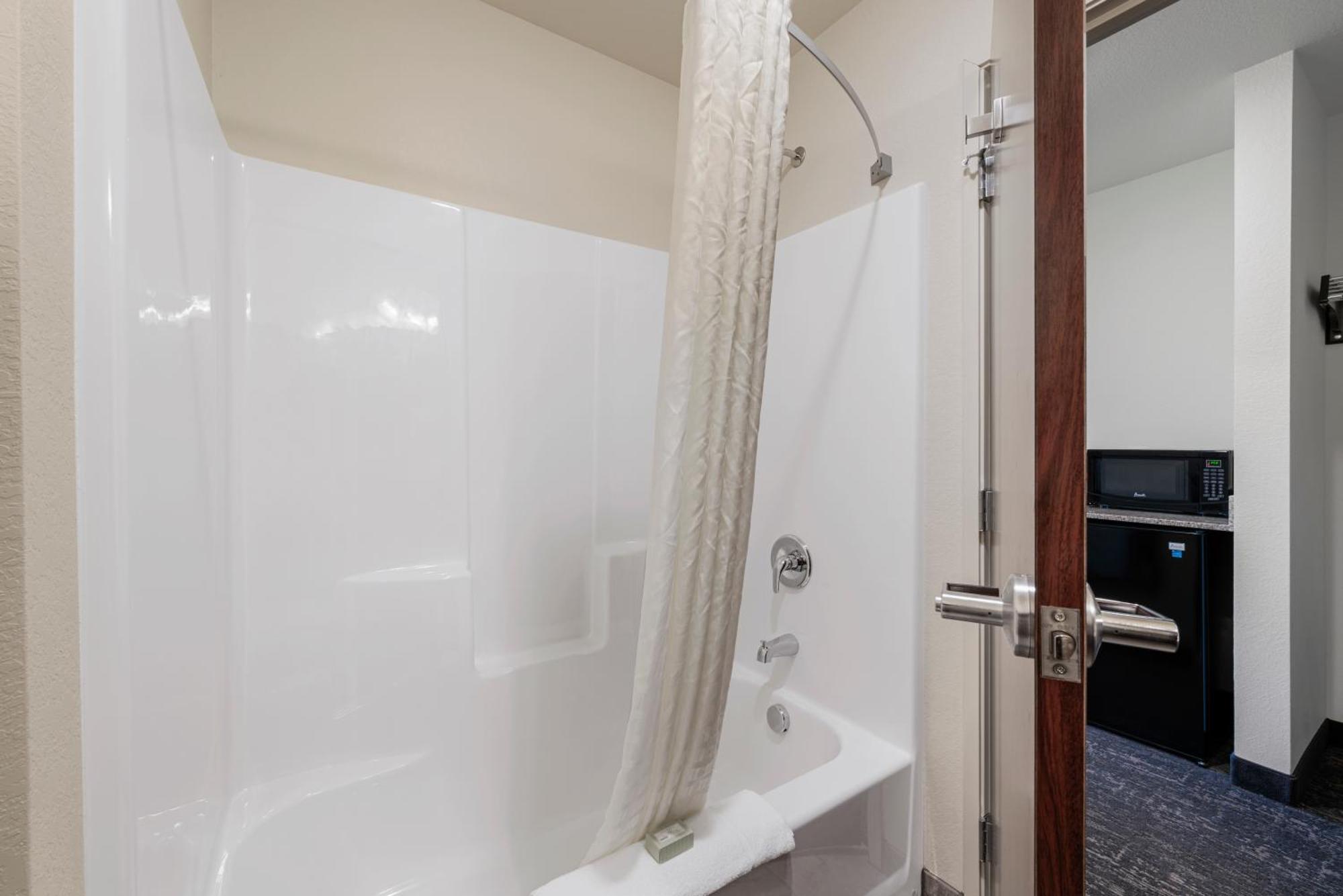 Cobblestone Hotel & Suites - Bellefontaine מראה חיצוני תמונה